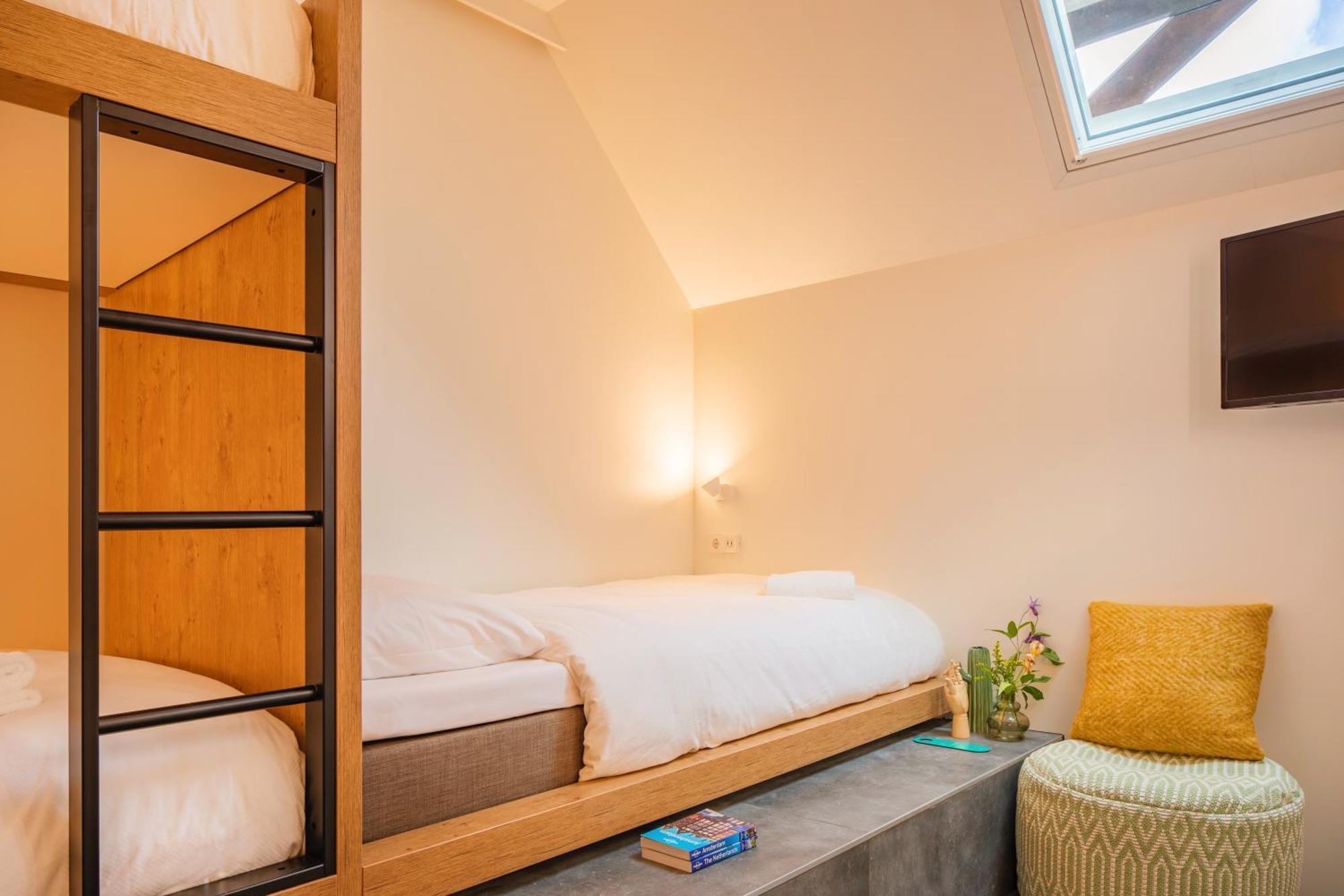Bunk Hostel Амстердам Экстерьер фото