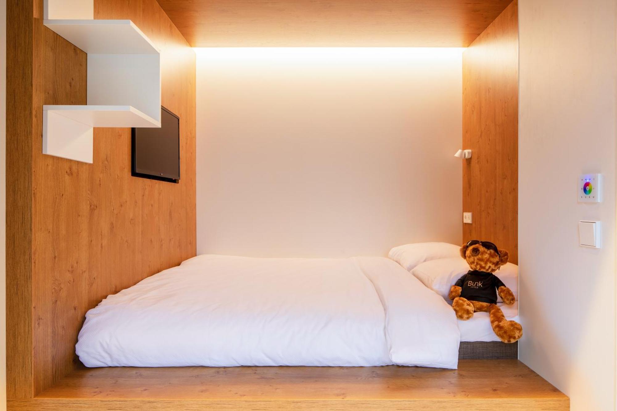 Bunk Hostel Амстердам Экстерьер фото