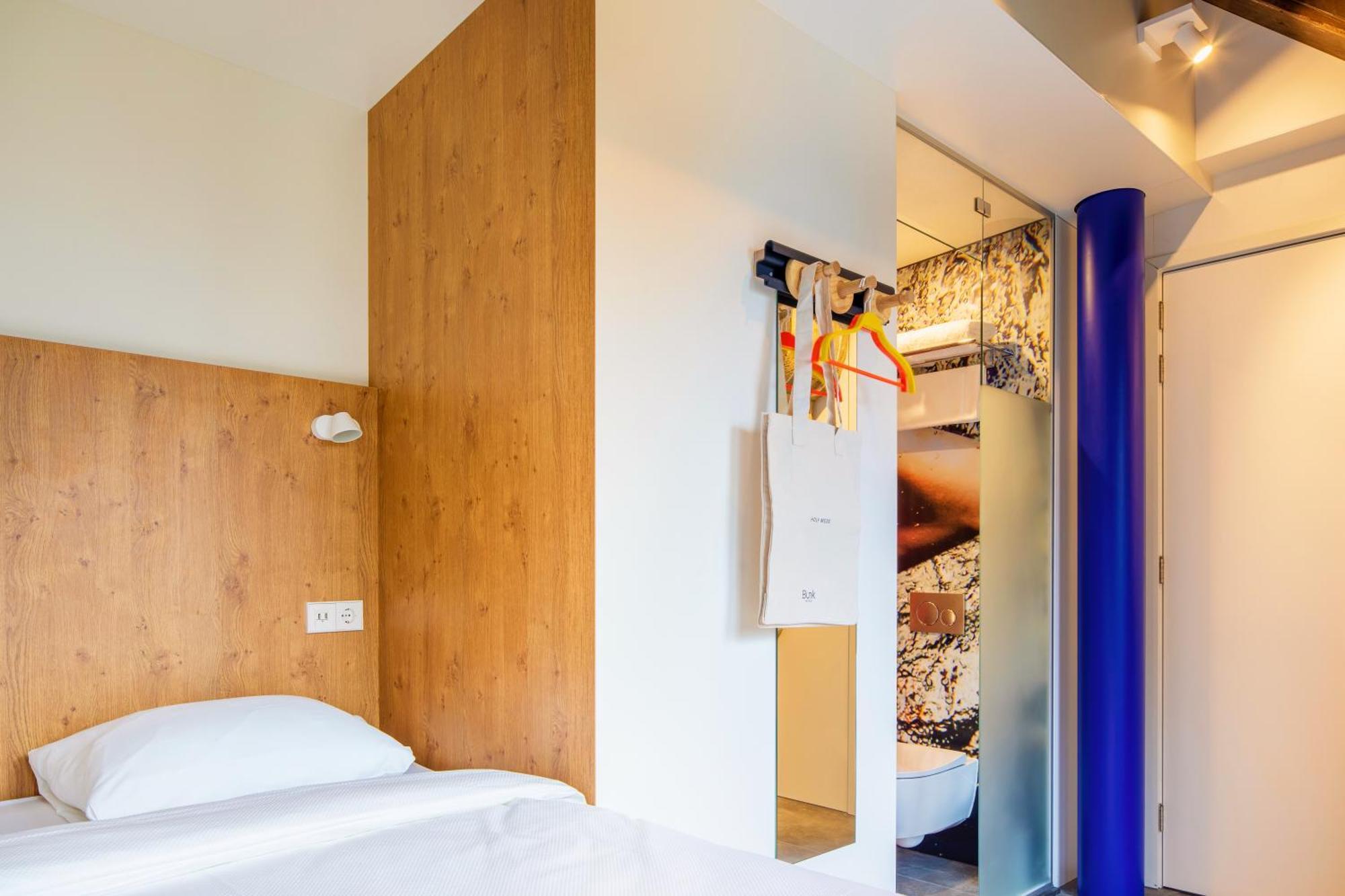 Bunk Hostel Амстердам Экстерьер фото
