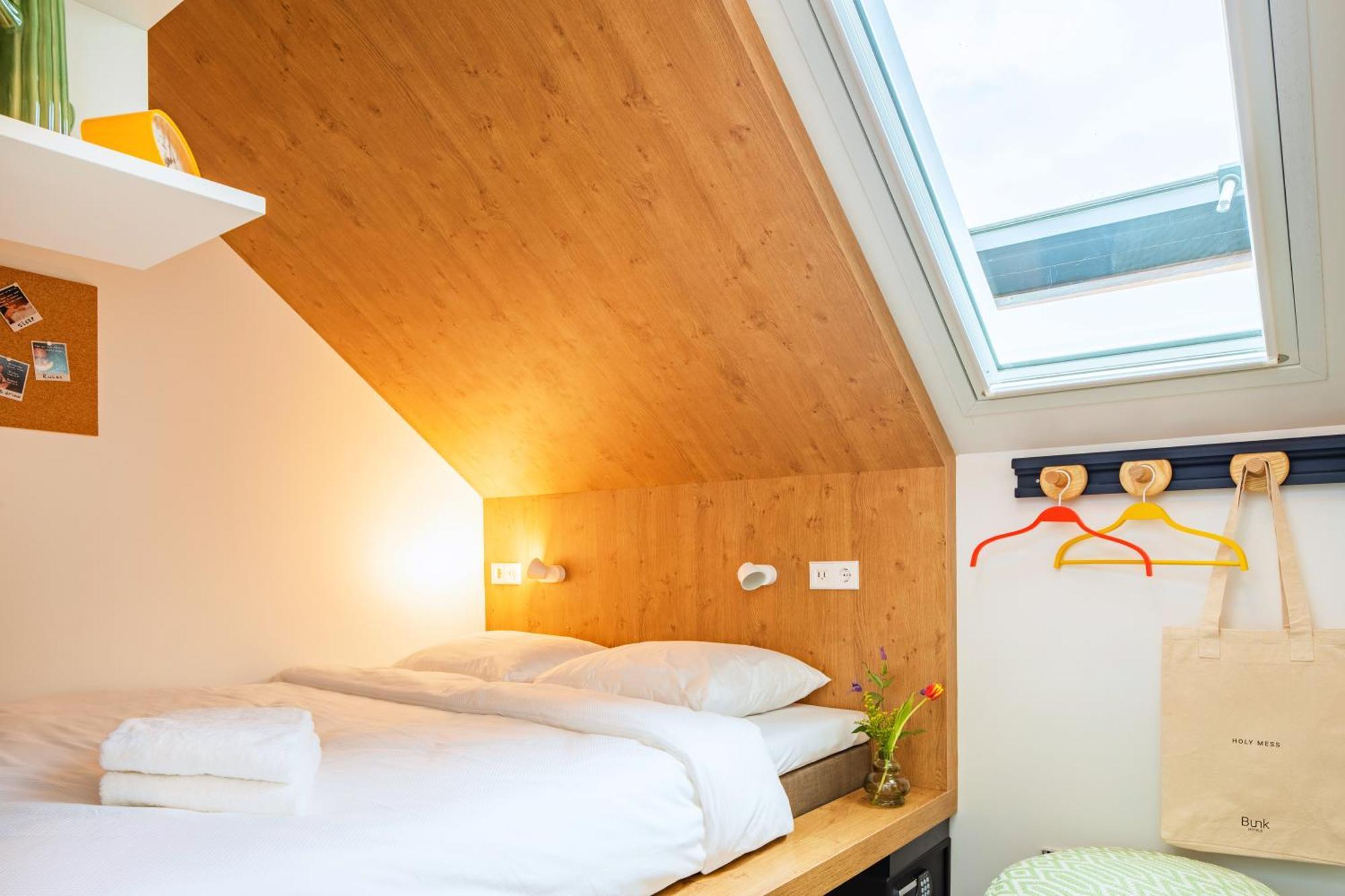 Bunk Hostel Амстердам Экстерьер фото